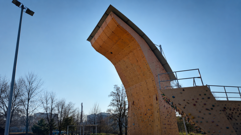 Rekonstrukce lezecké stěny ve Štruncových sadech (foto 1)